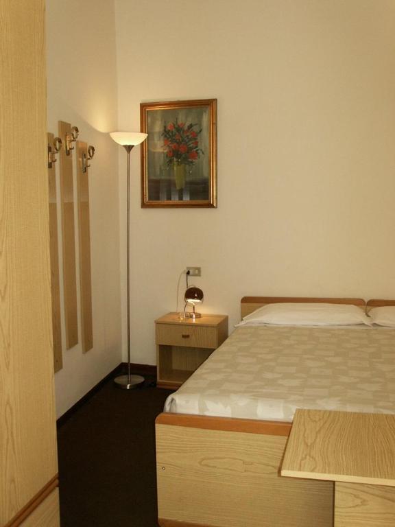 Albergo Corona Salsomaggiore Terme Kamer foto
