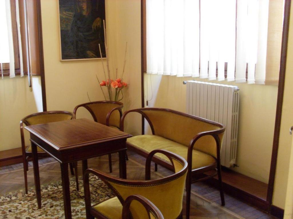Albergo Corona Salsomaggiore Terme Buitenkant foto