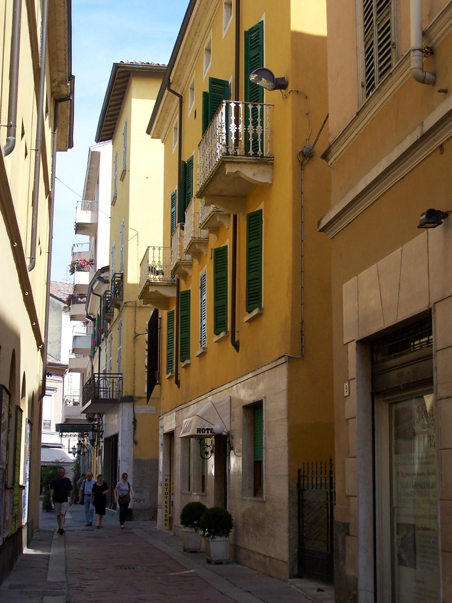 Albergo Corona Salsomaggiore Terme Buitenkant foto
