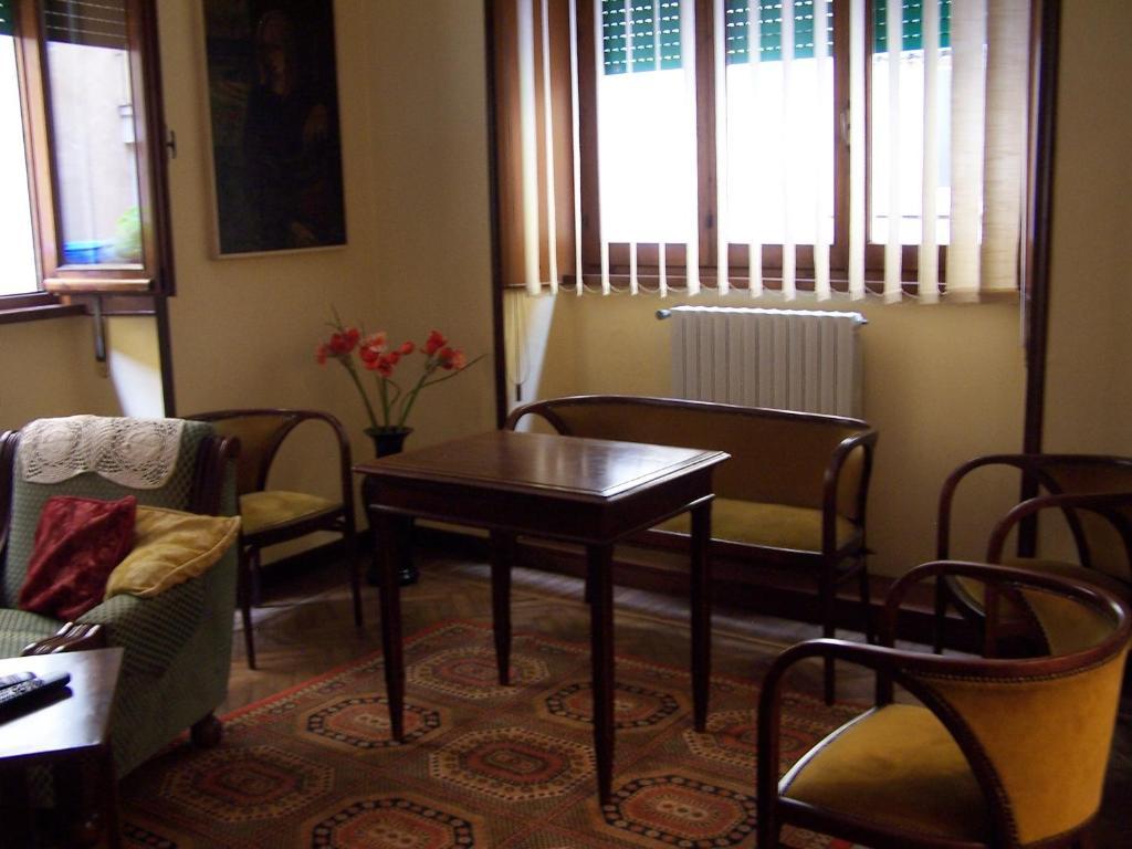 Albergo Corona Salsomaggiore Terme Buitenkant foto
