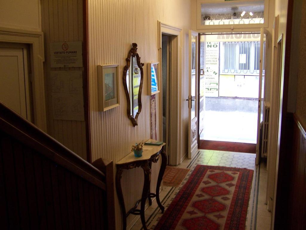 Albergo Corona Salsomaggiore Terme Buitenkant foto