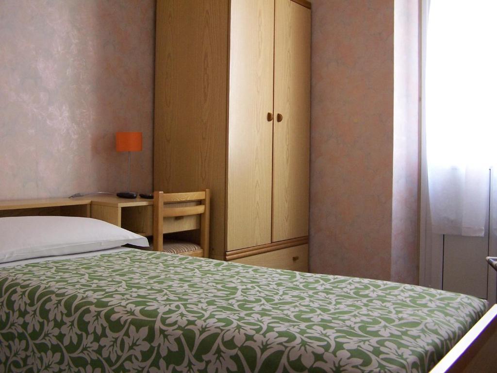 Albergo Corona Salsomaggiore Terme Kamer foto
