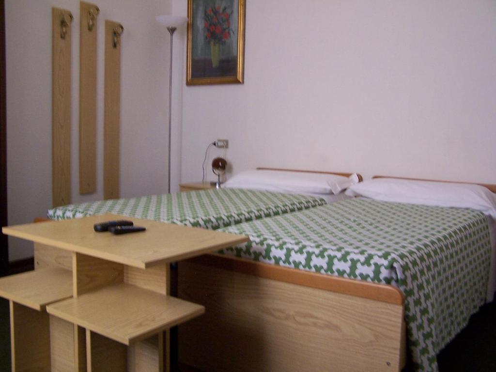 Albergo Corona Salsomaggiore Terme Kamer foto
